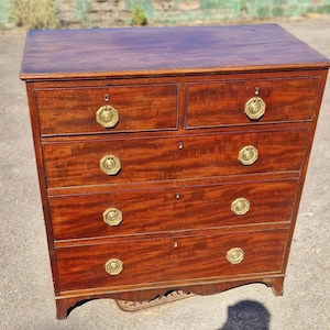 Antique Mahogony Chest of drawers