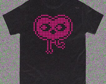 Pixel Art Heart T-Shirt – 8-Bit Retro Y2K Glitch Graphic Tee