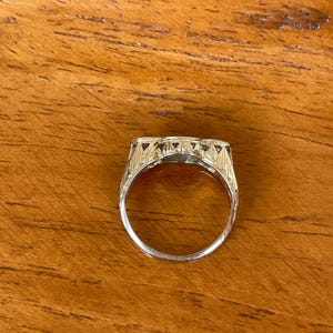 18kt and diamonds antique ring!