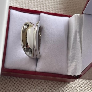 Sterlingzilveren concave hoogglansring van MILOR