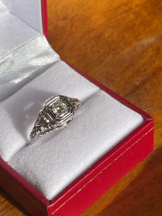 18KT 1/3 carat diamond antique ring SALE View 2
