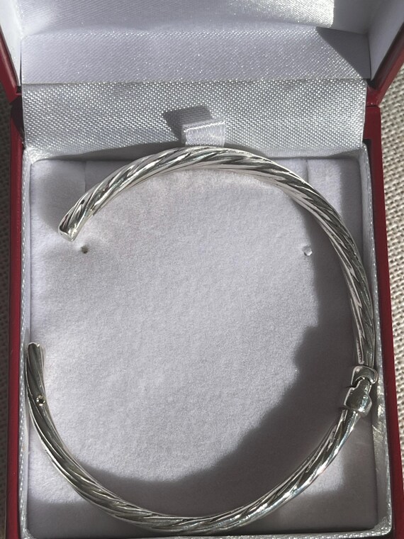 Solid .925 Sterling cuff bracelet with front  hin… - image 2