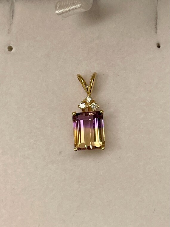 AMETRINE and DIAMONDS set in 14Kt Yellow Gold Pen… - image 8