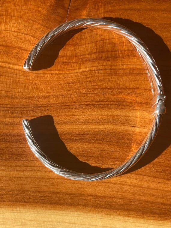 Solid .925 Sterling cuff bracelet with front  hin… - image 3