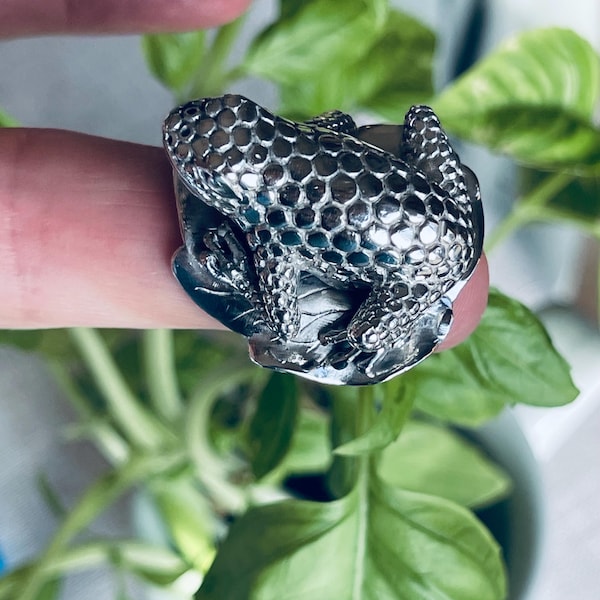 Unique FROG RING …. STERLING Silver!!!