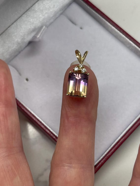 AMETRINE and DIAMONDS set in 14Kt Yellow Gold Pen… - image 9