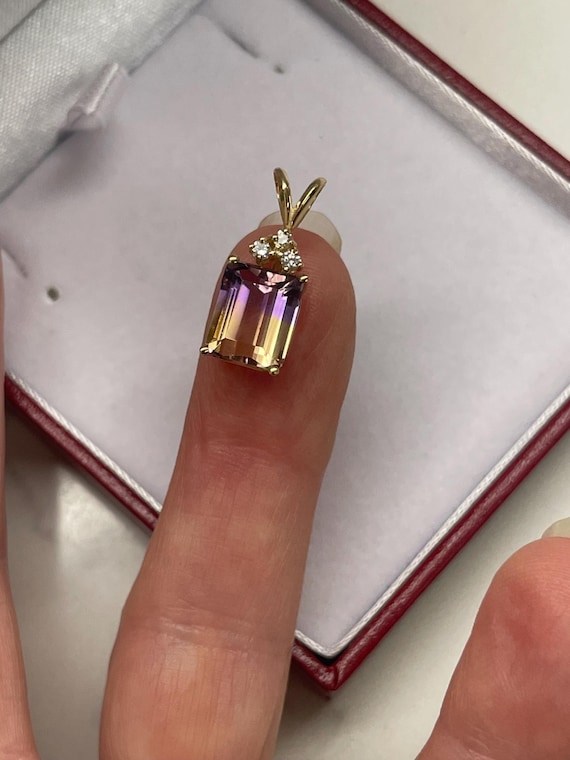 AMETRINE and DIAMONDS set in 14Kt Yellow Gold Pen… - image 1