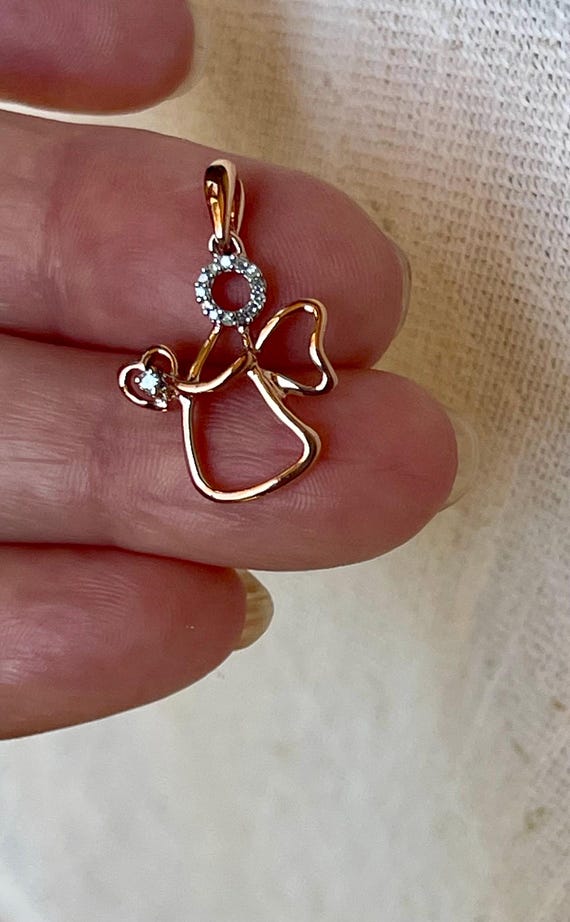 10Kt Rose Gold and Diamonds Angel Pendant!