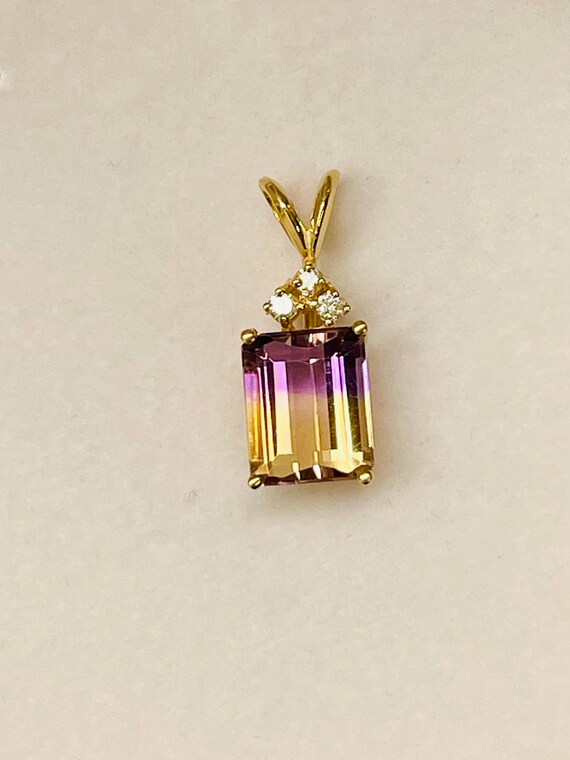 AMETRINE and DIAMONDS set in 14Kt Yellow Gold Pen… - image 2