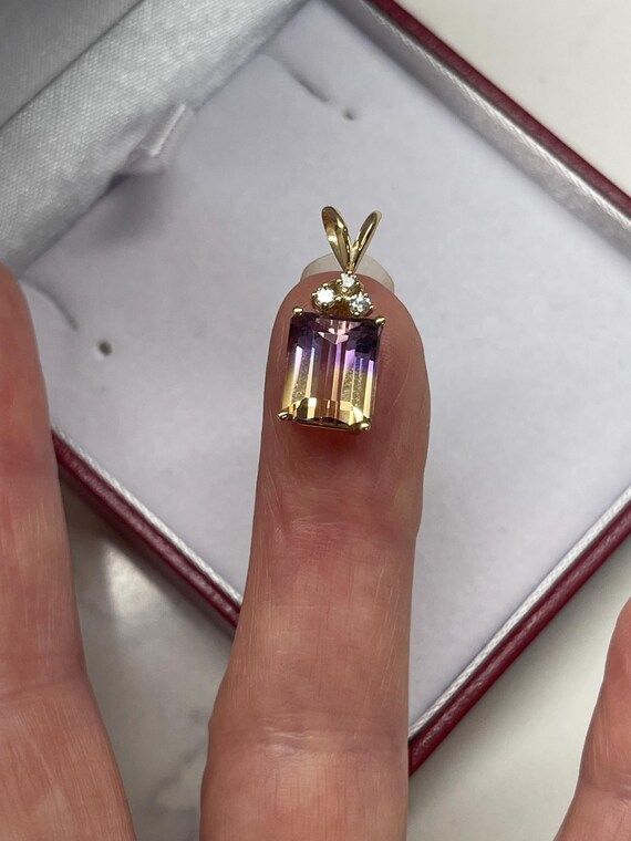 AMETRINE and DIAMONDS set in 14Kt Yellow Gold Pen… - image 4