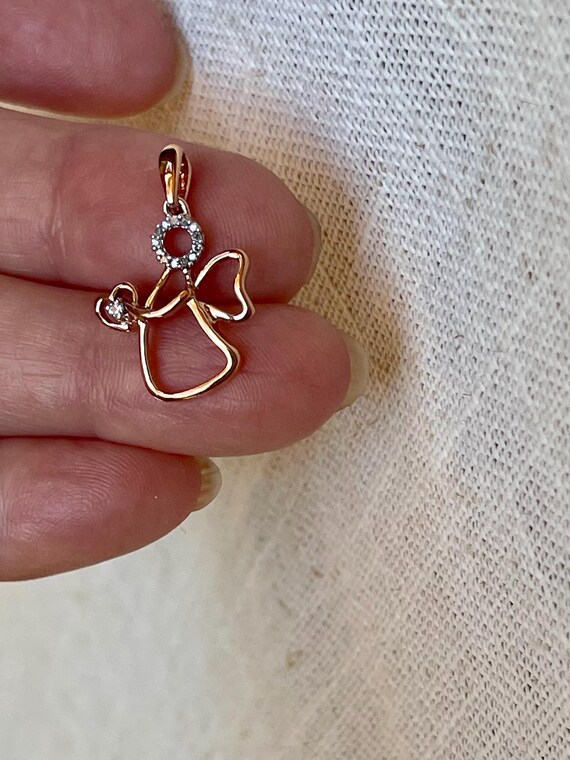 10Kt Rose Gold and Diamonds Angel Pendant! View 5