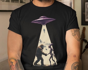 Bigfoot Meets Alien Shirt, Funny UFO Abduction Tee, Bigfoot Alien Shirt, Extraterrestrial Lovers Gift, Bigfoot Enthusiasts Gift, UFO Hunters