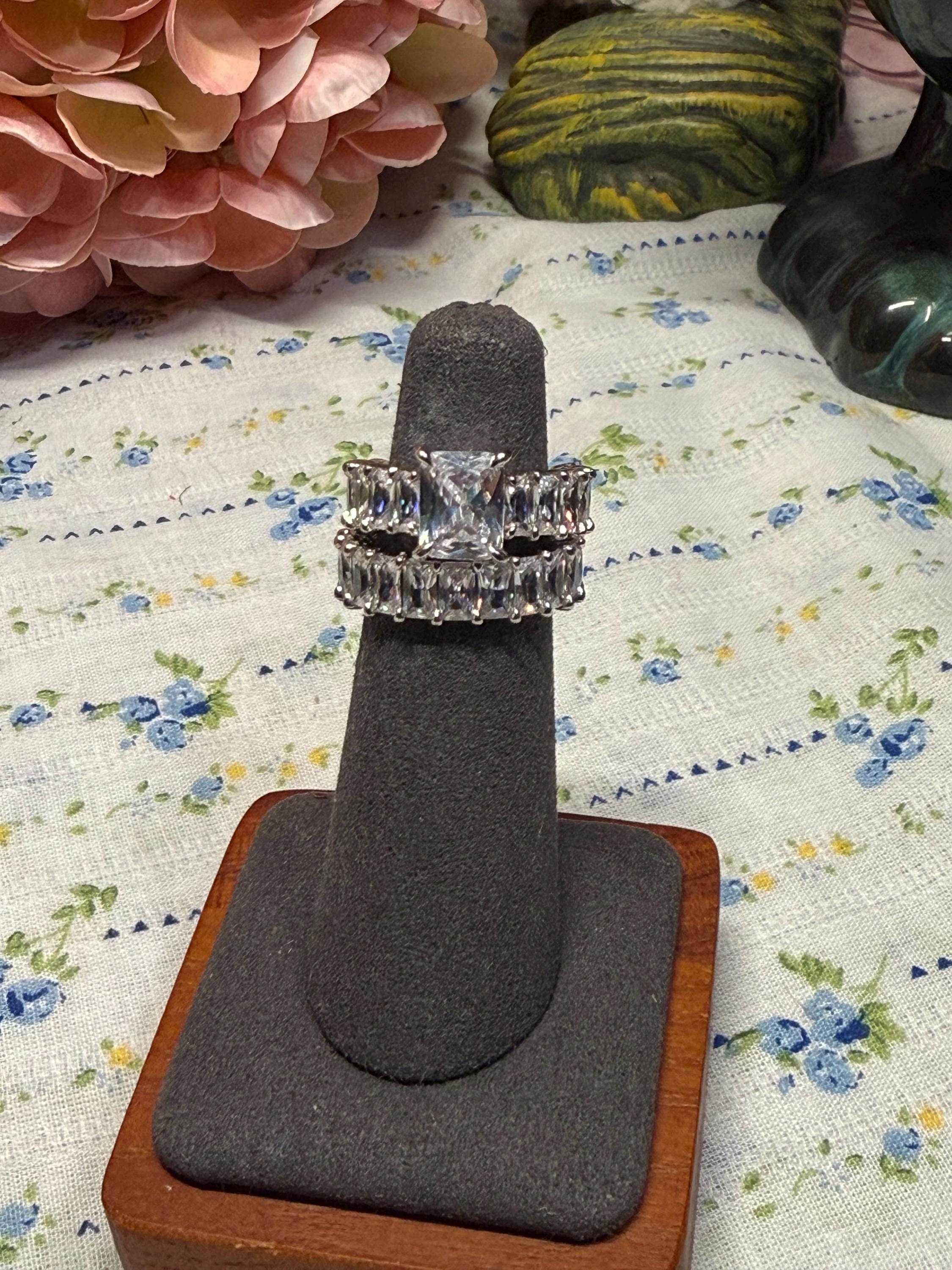 Jeulia Ring - Etsy