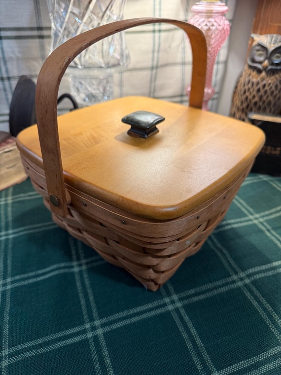 Vintage longaberger basket with lid 1991