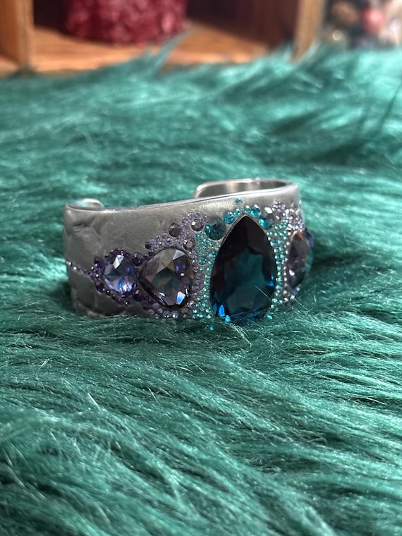 retired Swarovski pony bangle cuff - image 11