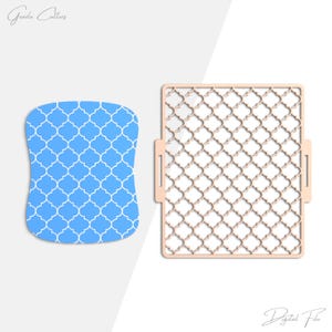 Può includere: Uno stencil blu chiaro con bordi curvi con un motivo a quadrifoglio bianco è accanto a uno stencil quadrato beige con un design a quadrifoglio. Le parole "Grada Cutters" e "Digital File" sono scritte in corsivo.