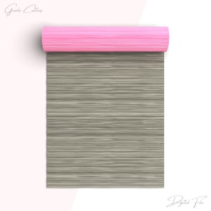 Puede incluir: Un archivo digital de un patrón de rayas grises y blancas con un borde rosa. El patrón es una descarga digital para proyectos de manualidades.