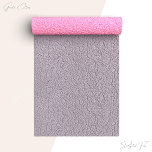 Può includere: Un file digitale di uno sfondo testurizzato grigio chiaro con un bordo arrotolato rosa. Lo sfondo ha una texture ruvida e irregolare.