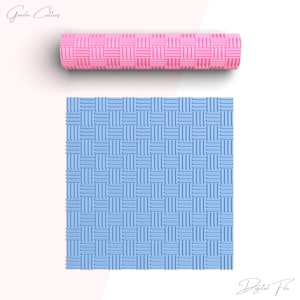 Op de afbeelding: Een digitaal bestand voor een blauw en roze patroon. Het patroon is een geweven of geruit patroon. Het ontwerp is voor een hobby-snijmachine.