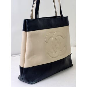 1997 Vintage CHANEL Coco Mark Contrast Tote Bag Minimalist Two-Tone Color Block image 3