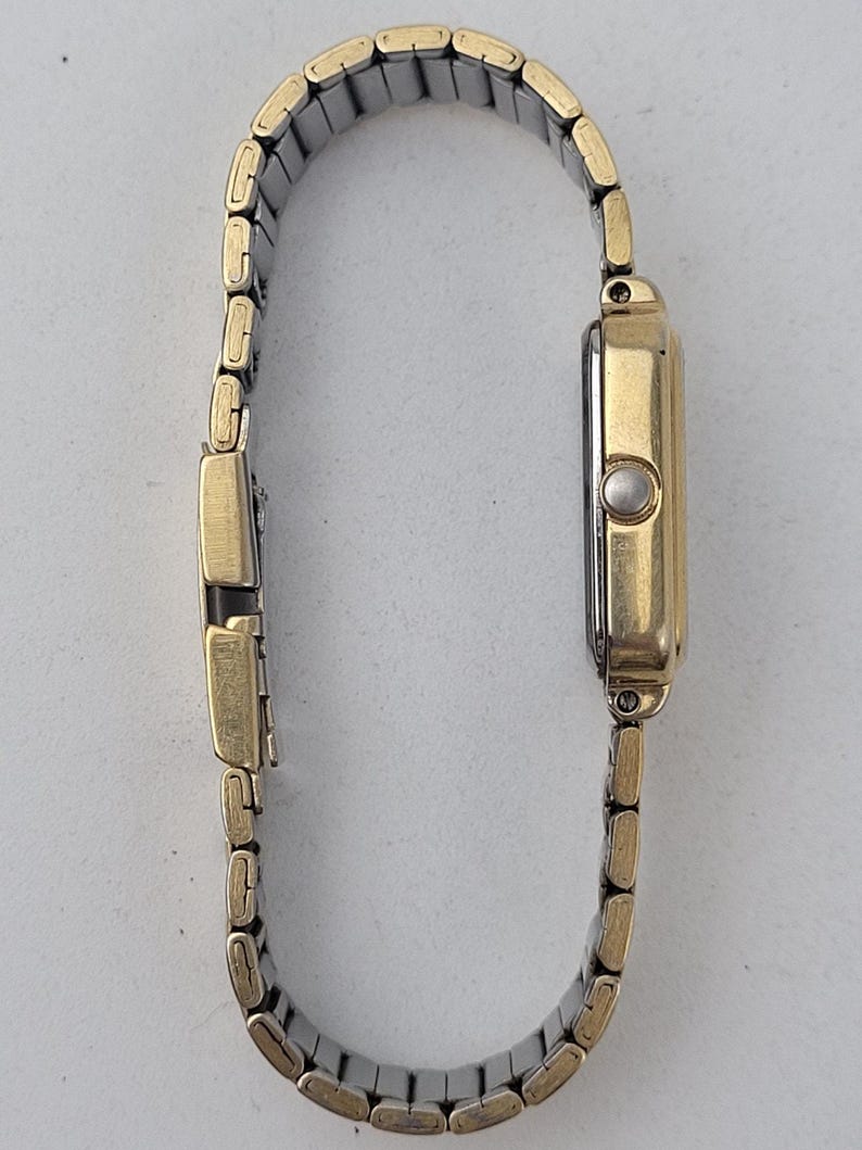 Vintage Adolfo goudkleurig quartz dameshorloge afbeelding 8
