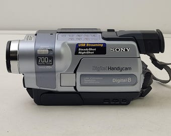 Câmera de vídeo digital vintage Sony DCR-TRV250 Handycam de 8 polegadas com bateria e fita.