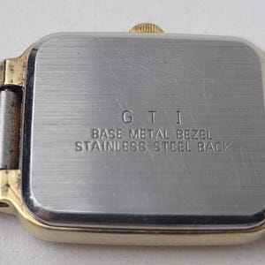 Vintage Adolfo goudkleurig quartz dameshorloge afbeelding 6