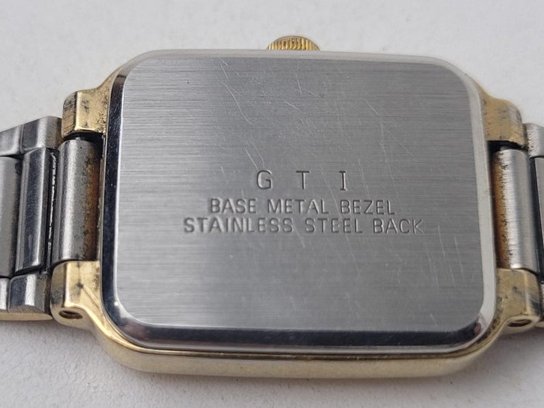 Vintage Adolfo goudkleurig quartz dameshorloge afbeelding 6