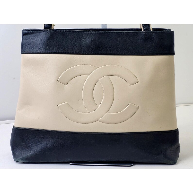 1997 Vintage CHANEL Coco Mark Contrast Tote Bag Minimalist Two-Tone Color Block image 2