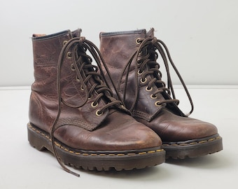 Vintage jaren 90 Dr. Martens 1460 veterlaarzen met 8 veterogen in bruin Crazy Horse, maat 38