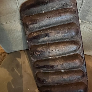 Vintage Cast Iron Cornbread Skillet - Baking Pan