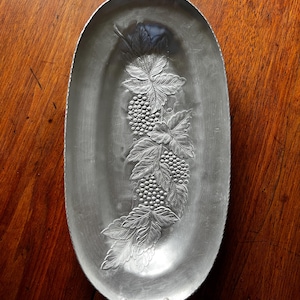 Hammered Aluminum w Everlast mark deep serving tray with grapes design and vine handles - MCM 1950s-60s