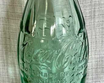 1950 Hobble Skirt Coca-Cola Coke Bottle 6 Oz Green Glass Pat D-105529 Oshkosh WI