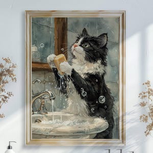 Tuxedo Cat che lava le zampe in bagno Poster, grazioso arredo bagno con gatti, stampa regalo per amanti dei gatti, SENZA CORNICE