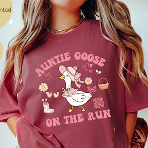 Silly Goose Aunt Shirt Comfort Colors®, Auntie Goose Coquette Bow Shirt, Gift for Auntie, New Auntie Shirt, Aunt Birthday Shirt, Goose Lover