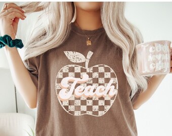 Checkered Teacher Shirt Comfort Colors®, Retro Apple Teacher Shirt, Gift for Teacher, Back to School, Teacher Appreciation, Cute Teach Shirt