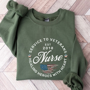 Sweat infirmière VA personnalisé, pull infirmière vétérans personnalisé, sweat infirmière militaire, pull infirmière VA hommes, cadeau pour infirmière vétérans