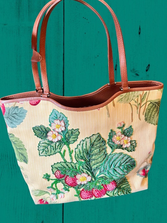 Embroidery Floral Japanese Crane Shoulder Handbags for Women Travel Hobo  Tote Handbag Women Gold Chain Shoulder Bags Purse with Zipper Closure