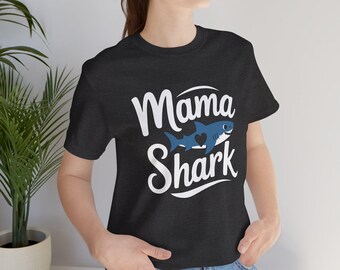 Mama Shark Jersey Tee - Niedliches Muttertags Shirt