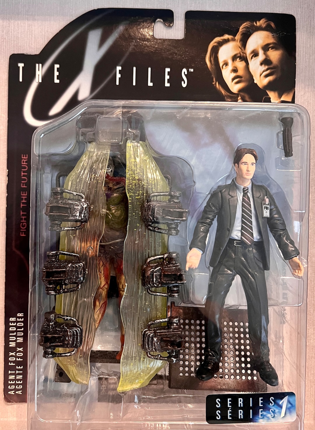 Amazon.com: X-Files 1998 The Action Figure Series 1 - Agent