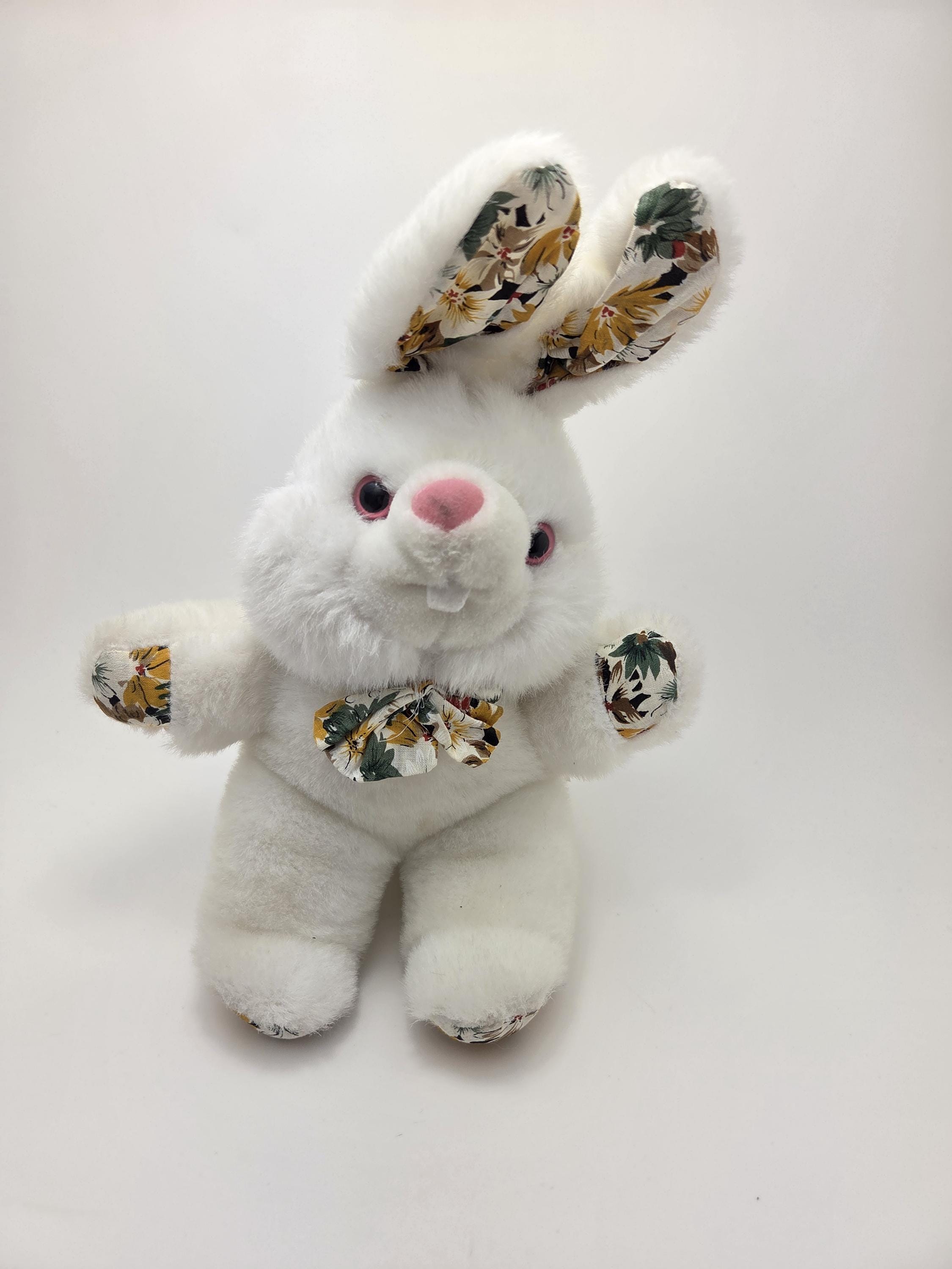Vintage バニーぬいぐるみ ヴィンテージバニーぬいぐるみ、ピンクの目と鼻のヴィンテージ
