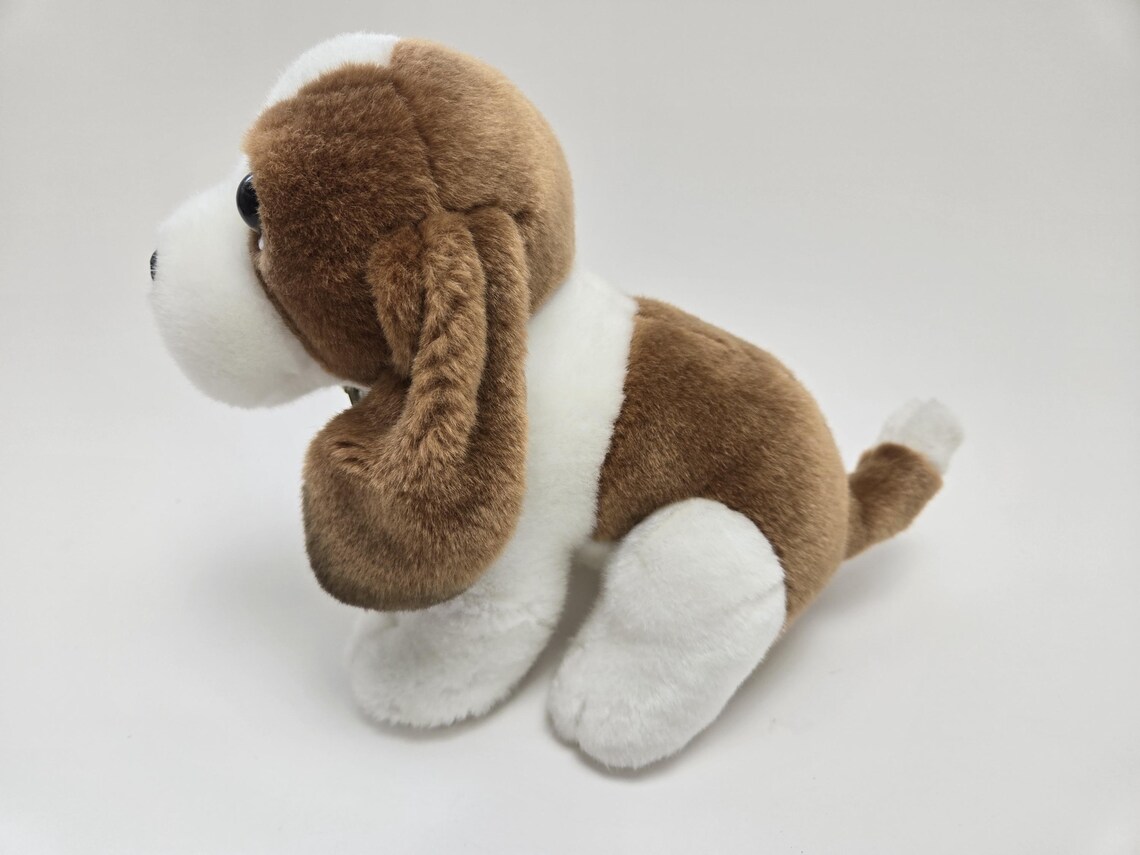 Aurora – Iyoni – Cachorro Basset Hound De 10.6in, Color Blanco (odelo