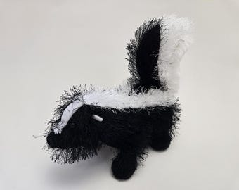 Adorable Vintage Webkinz Skunk Plush with No Tag, Ganz Plush (9 inch)