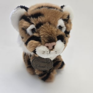 Russ Yomiko Classics Tiger, Vintage Collectible Cat (9 inch)