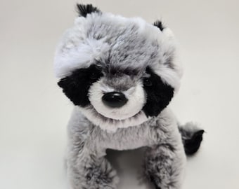 Adorable Vintage Webkinz Racoon Plush with No Tag, Ganz Plush (9 inch)