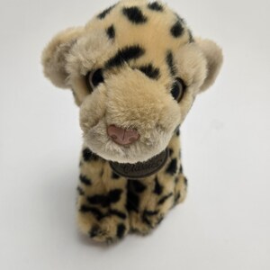 Russ Yomiko Classics Cheetah, Vintage Collectible Cat (9 inch)