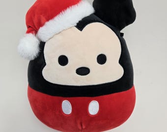 Disney Store Micky Maus mit Urlaub Hut, Keel Spielzeug Squishmallows! (20 cm)