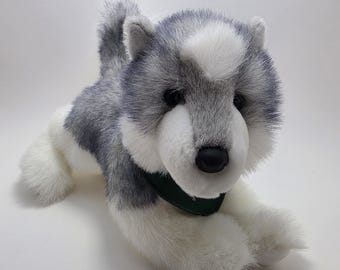 Bass Pro Shop Husky Dog Plush (10 inch)
