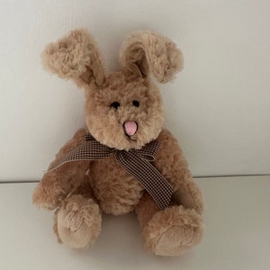 Chrisha Playful Plush Bunny Plush, Vintage Collectible, 90s Plush, New without Tags! (7 inch)