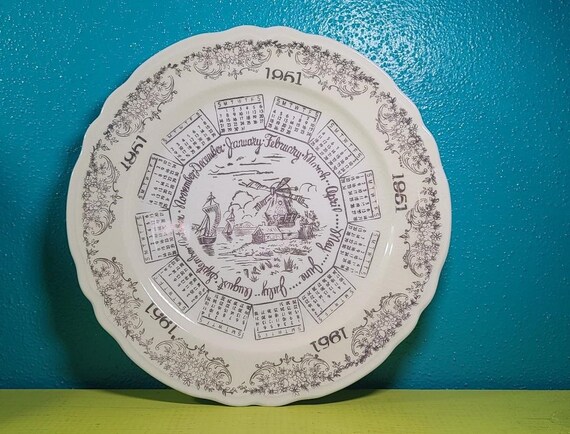Gold Trimmed 1951 Calendar Plate 1950's Vintage - Etsy